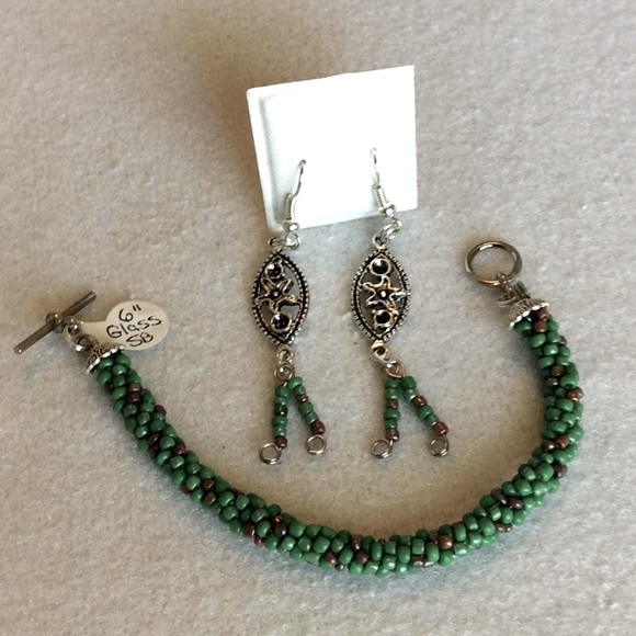 FINAL SALE PRICE Handmade Beaded Bracelet & Earring Set - Picture 1 of 3